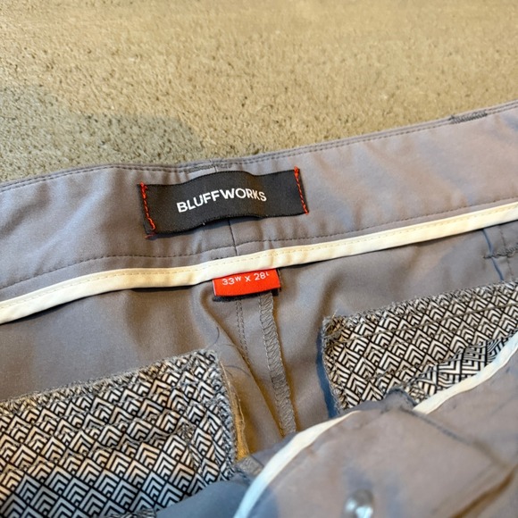 Bluffworks Mens Chino Pants Gray Classic Preppy Work Casual Outdoor Size 33X28 - Picture 3 of 5